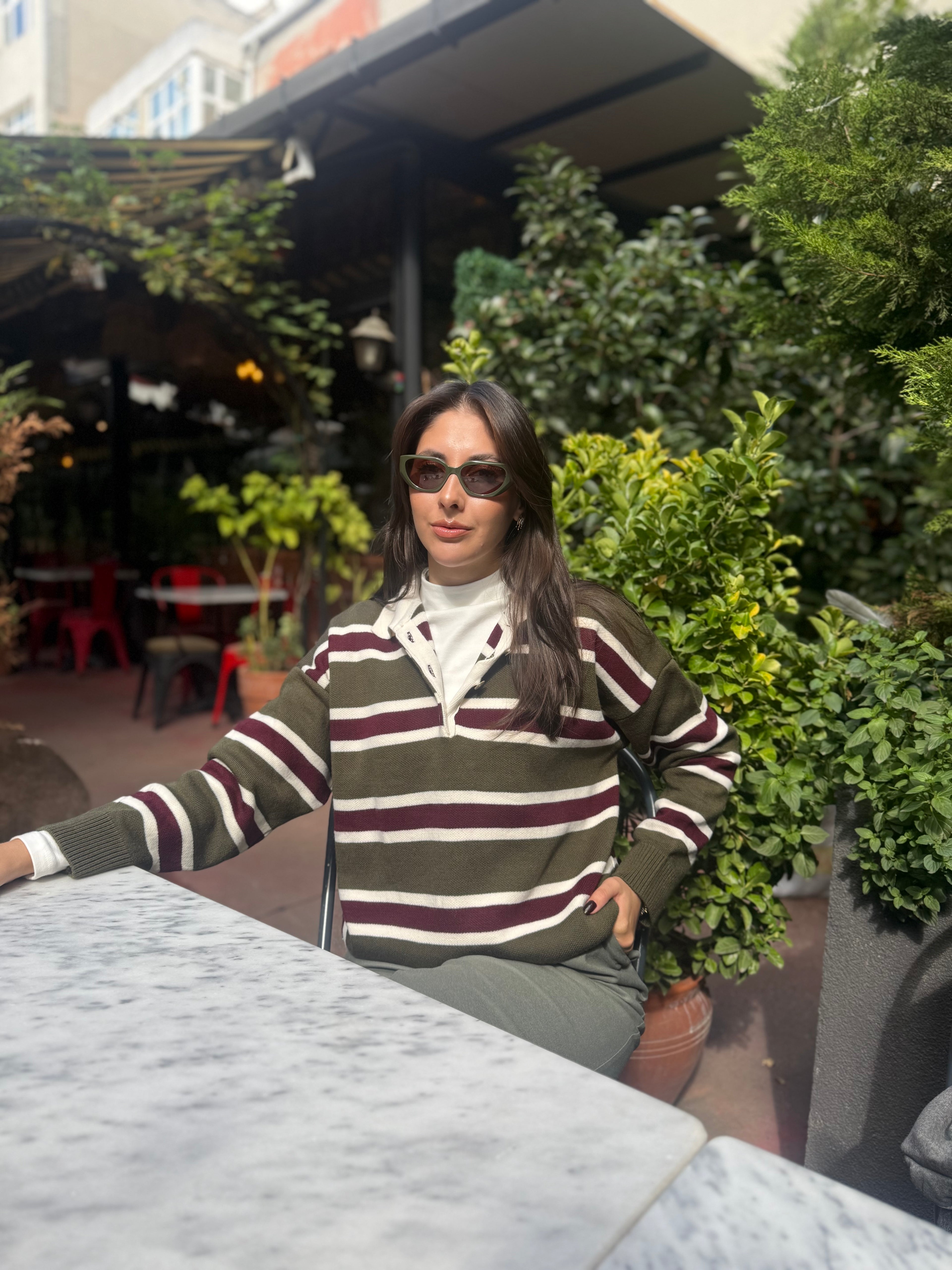 Çizgili polo yaka kazak